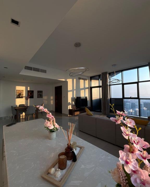 Jumeirah Village Apartment | شقة رائعه مع شرفتين واطلاله ساحره jvc دبي