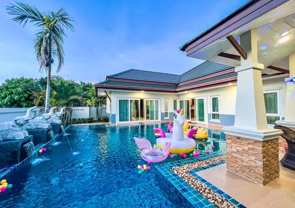 Huai Yai Villa | บ้านดุสิตพัทยาพลูวิลล่า