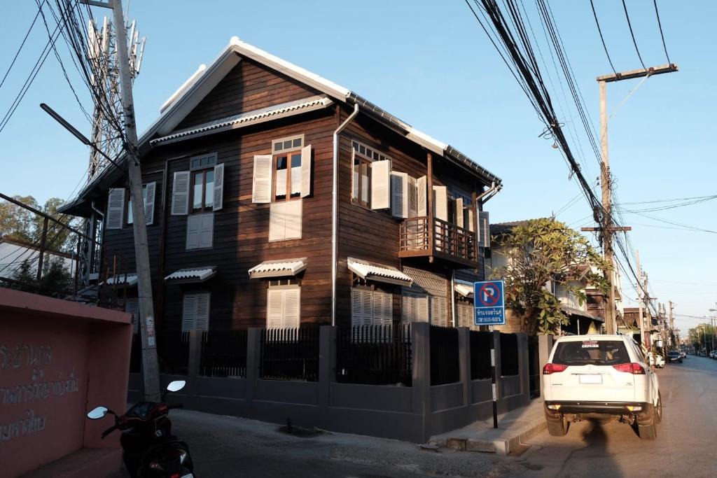 Sakon Nakhon Bed & Breakfast | บ้านเสงี่ยม-มณี Baan Sa ngiam-Manee