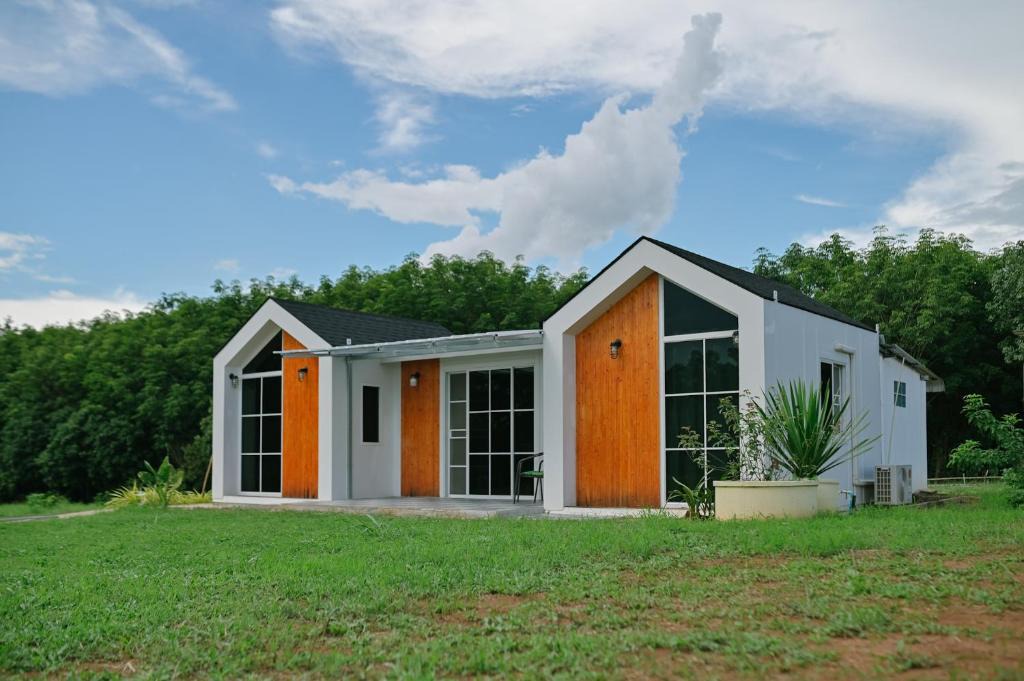 Mae Suai House | ไร่นภาดลรีสอร์ท