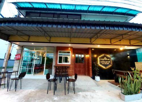 Chong Kham Hotel | 19 m² Hotel ∙ 2 guests