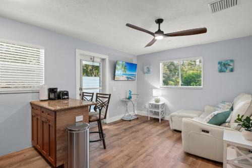 Naples Park House | 2 Bed 2 Bath Modern Naples Beach Bungalow