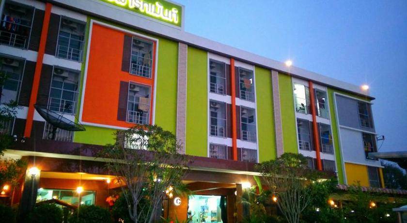 Suphan Buri House | 25 m² Motel ∙ 10 guests