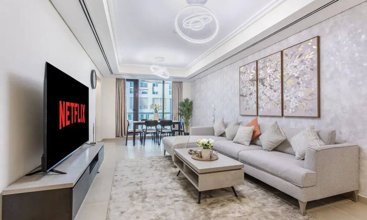 Jumeirah Lake Towers Apartment | 3 Bedroom Lake View Apartment
