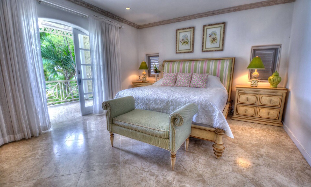 Douglas Apartment | 3 Bedroom Beach Front Apartment