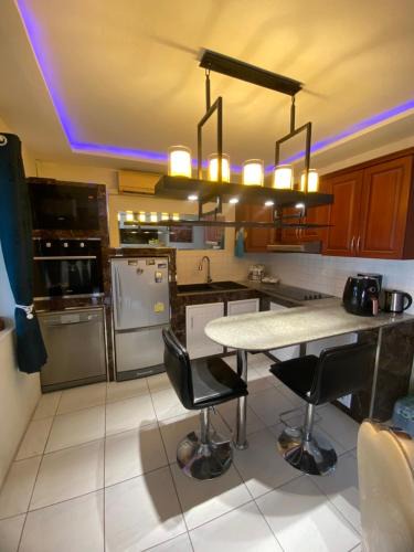 Nong Prue House | 3 bedroom renovated house with in - and outdoor jacuzzi