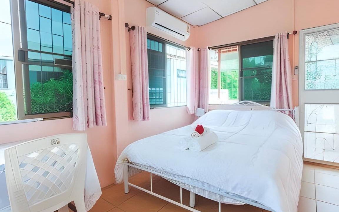 Bang Phlat House | 30 m² House ∙ 2 guests