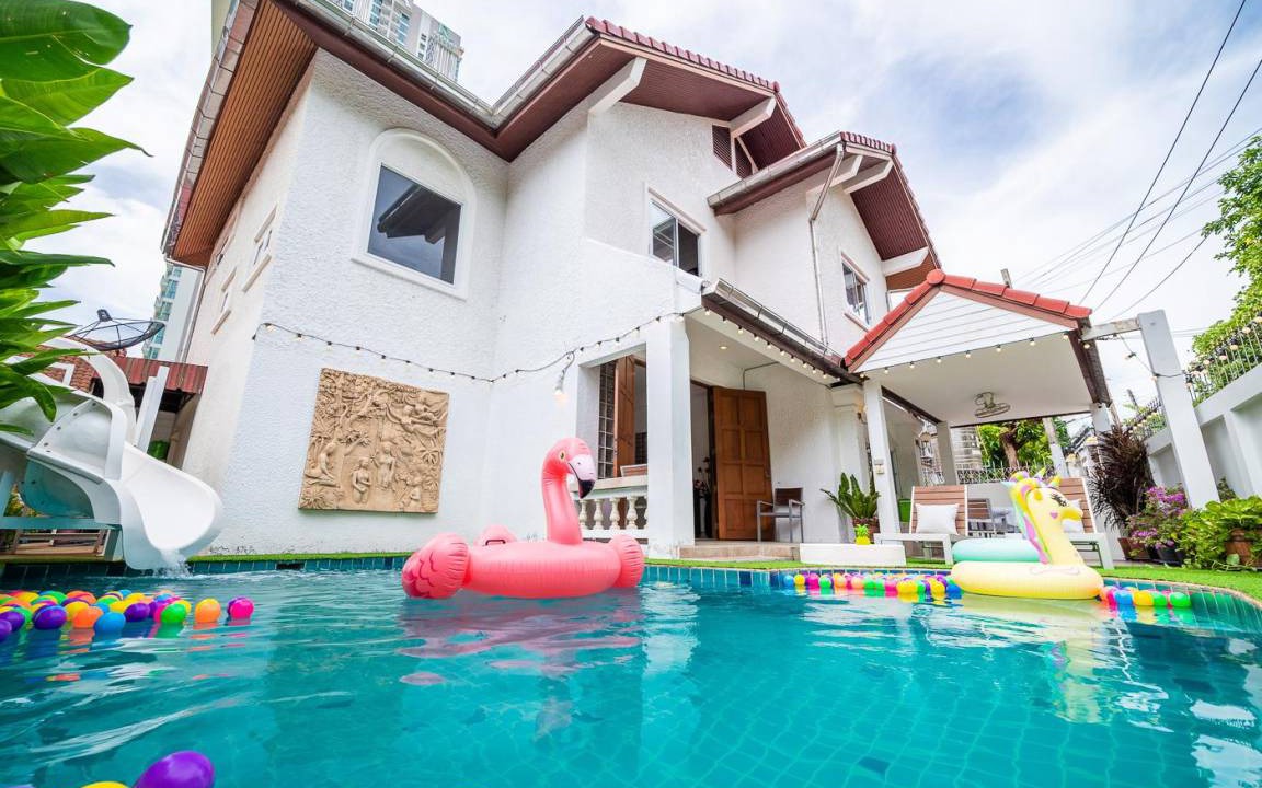 North Pattaya Villa | 300 m² Villa ∙ 4 bedrooms ∙ 10 guests