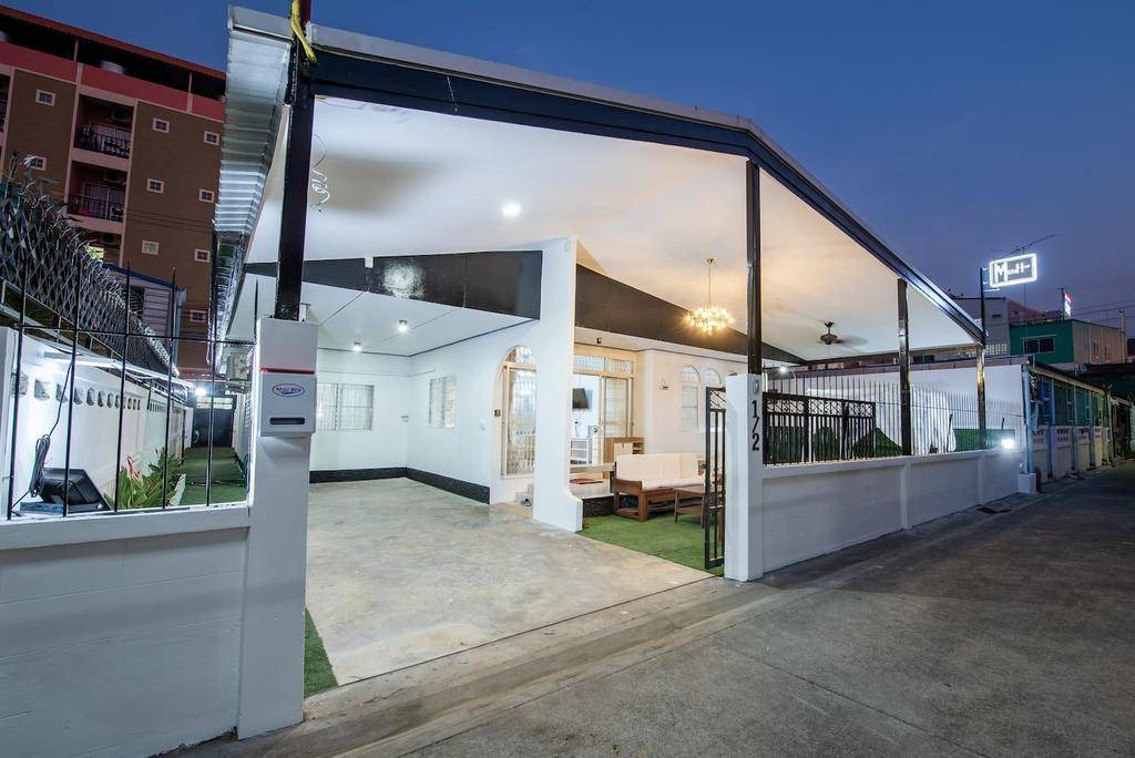 Saen Suk House | 320 m² House ∙ 5 bedrooms ∙ 12 guests