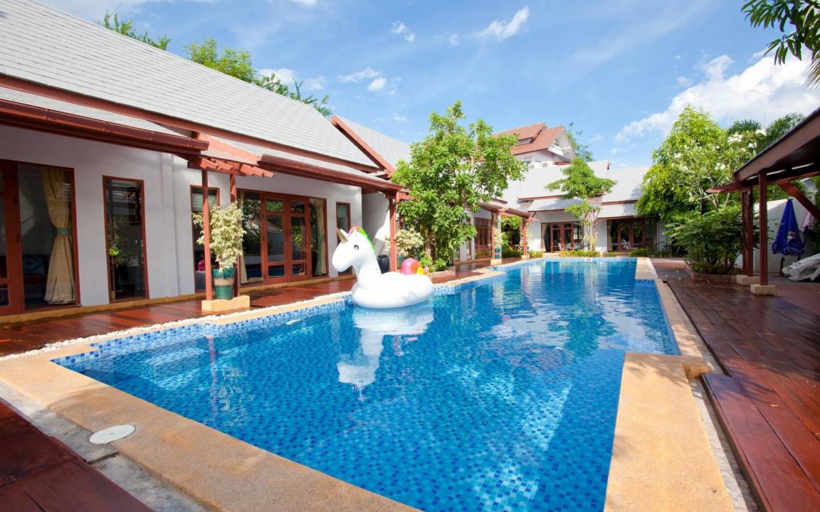 Amphawa Resort | 35 m² Resort ∙ 5 guests