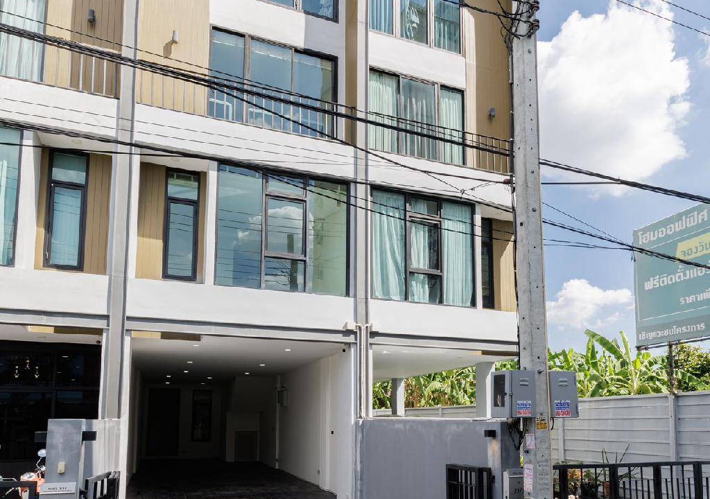 Bang Chak Apartment | 350 m² Apartment ∙ 4 bedrooms ∙ 14 guests