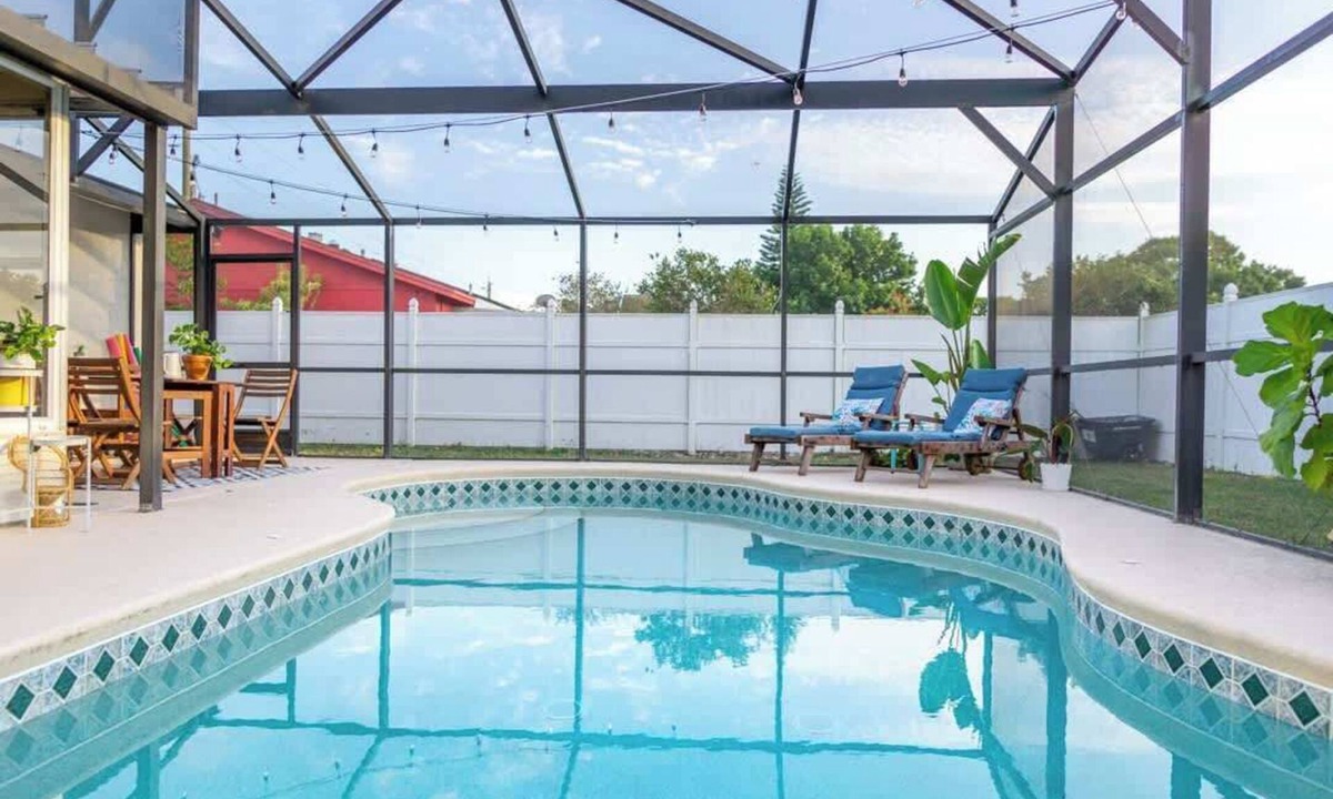 West Melbourne House | 3BR Charming Pool House Near Beaches