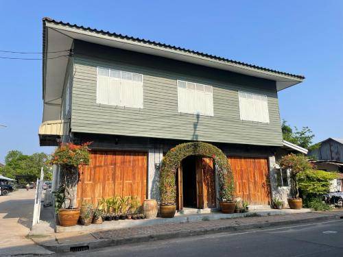 Prakhon Chai Bed & Breakfast | 40 m² Bed and breakfast ∙ 2 guests