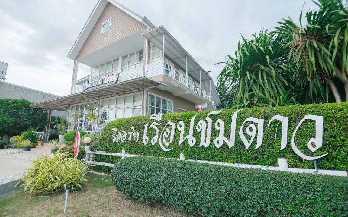 Chom Bueng Hotel | 40 m² Hotel ∙ 20 guests