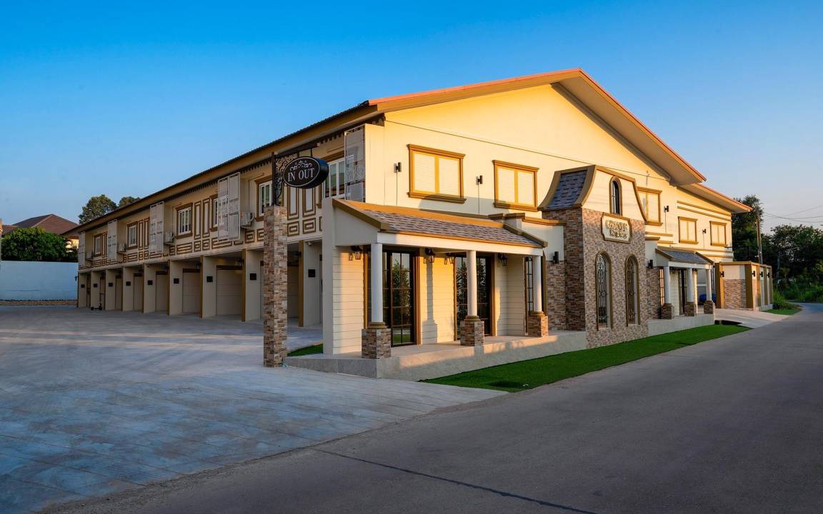 Bang Sare Hotel | 40 m² Hotel ∙ 4 guests