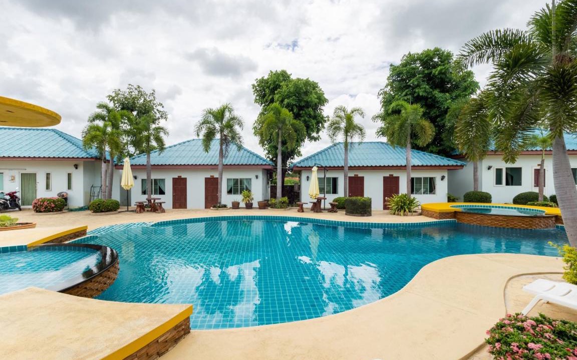 Nong Prue Hotel | 80 m² Hotel ∙ 20 guests