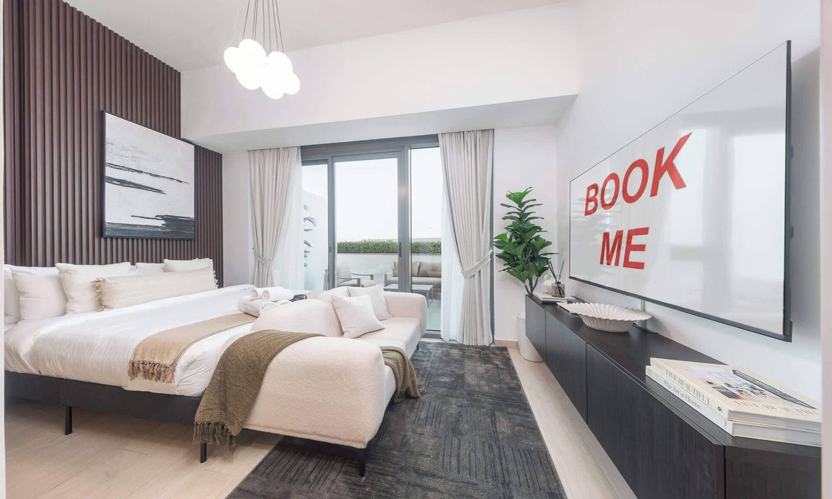Jadaf Apartment | Al Jaddaf Sleeps 3 with Pool & Play Area!