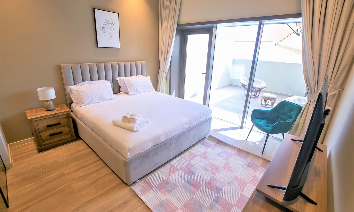 Jumeirah Village Apartment | Amazing stay Park View - Superior Studio balcony
