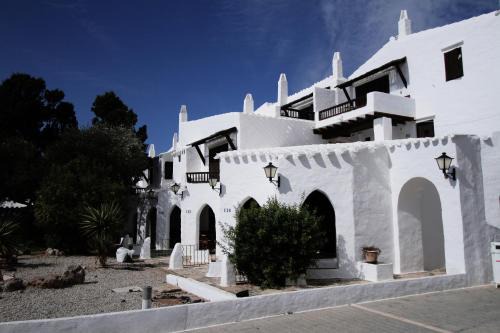Binibequer Vell Apartment | Apartamentos Binivell Park by ALEGRIA