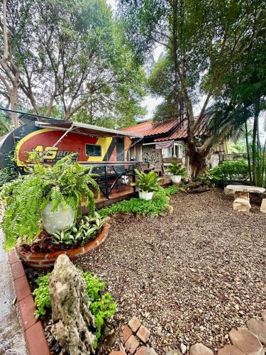 Kanchanaburi House | As House & Boat