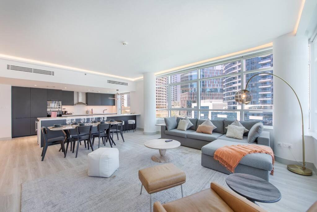 Dubai Marina Apartment | Astonishing 3BDR in the heart of Dubai Marina