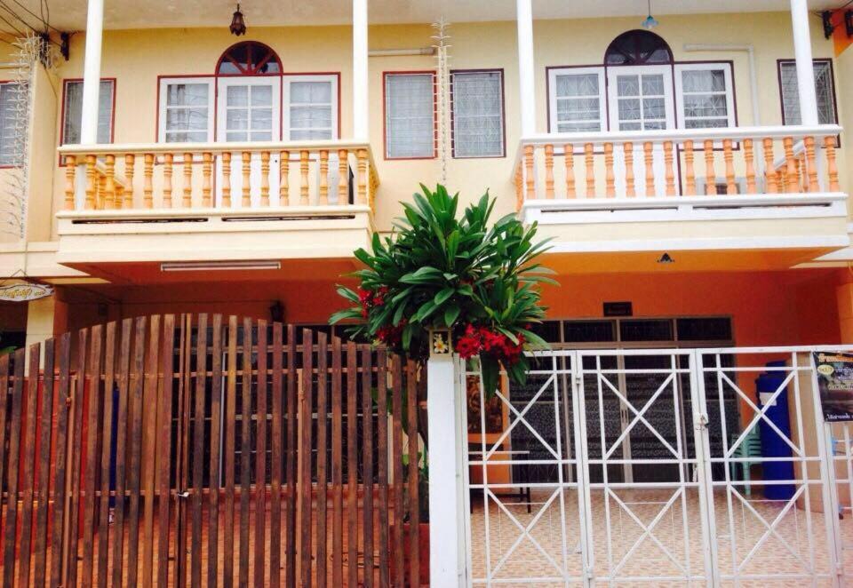 Hat Chao Samran House | Baan Khun Nong