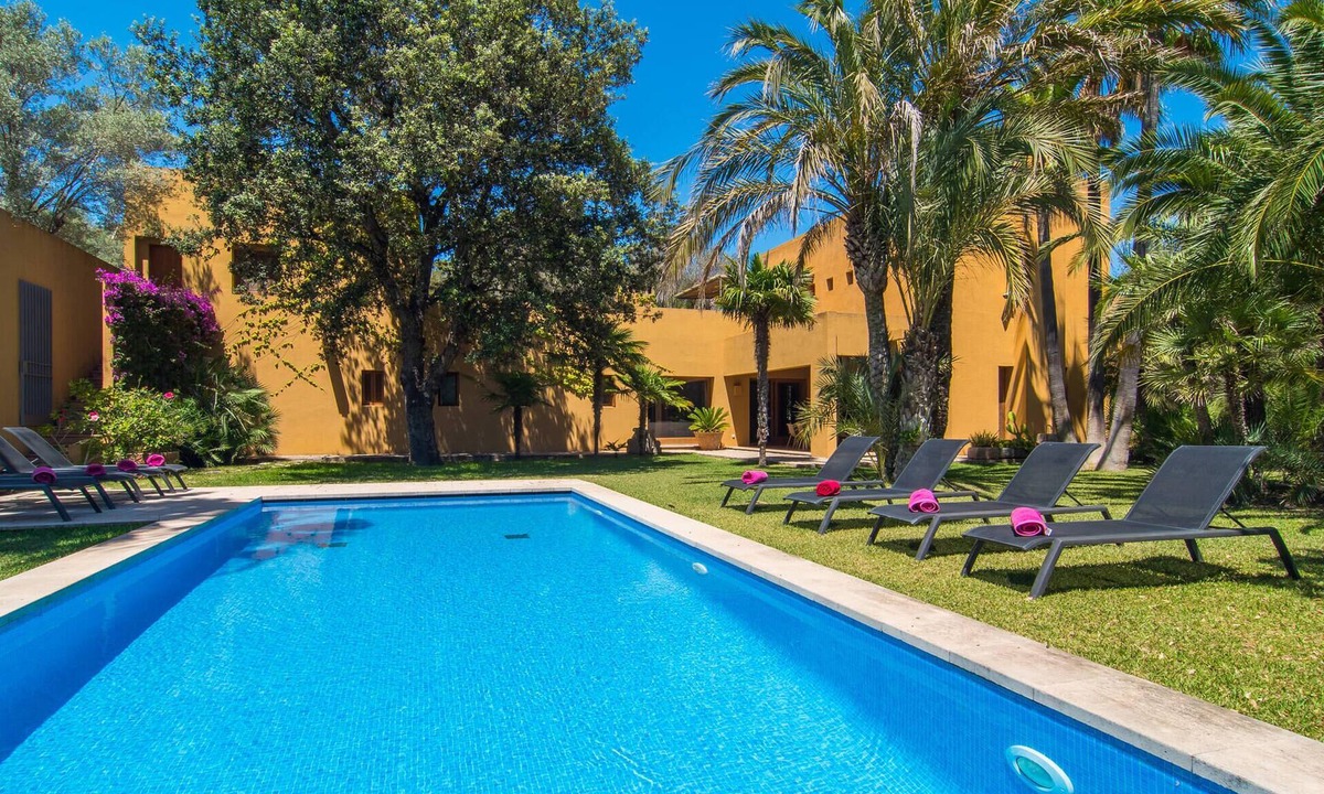 Cala Bona House | Beach front home in Cala Millor