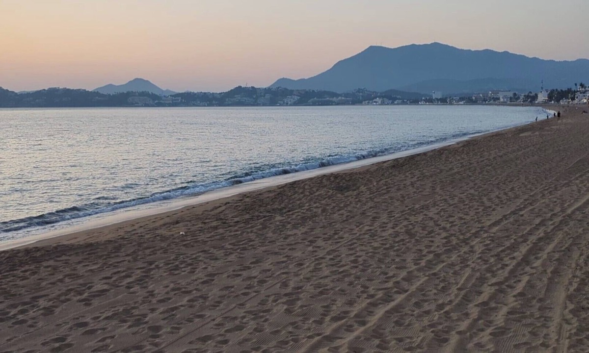 Manzanillo Condo | Beachfront 3 BR 2BA Condominium