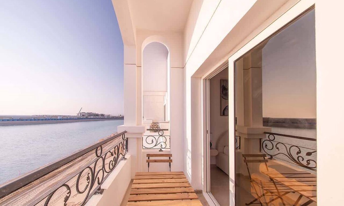 Al Hamriya Villa | Beachfront 4 Bed Villa in Ajmal Makan