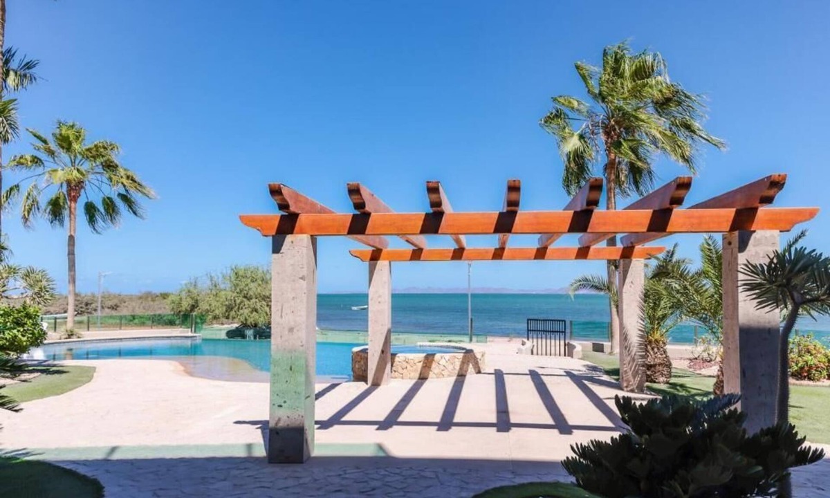 El Centenario Apartment | Beachfront Apartment