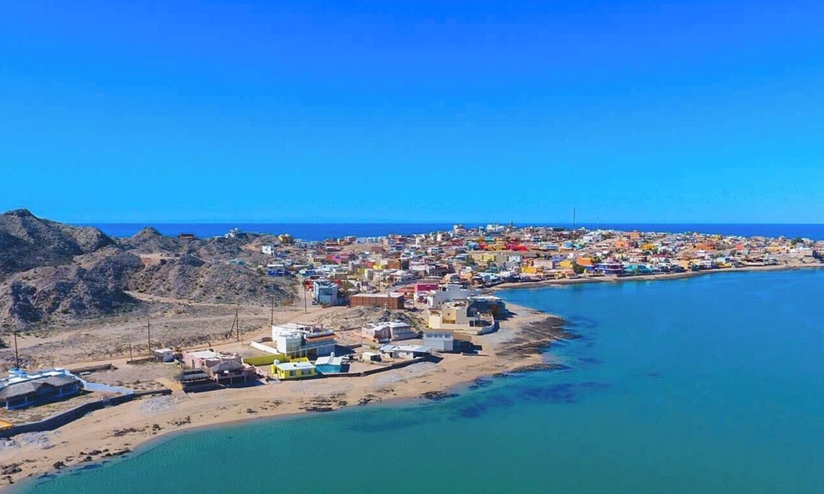 Centro Villa | Beachfront Home | Sleeps 14 | Cholla Bay