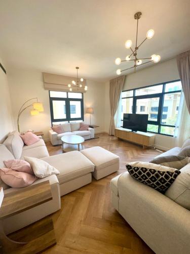 The Greens Apartment | Beautiful 3 Bedroom Apartment in The Greens