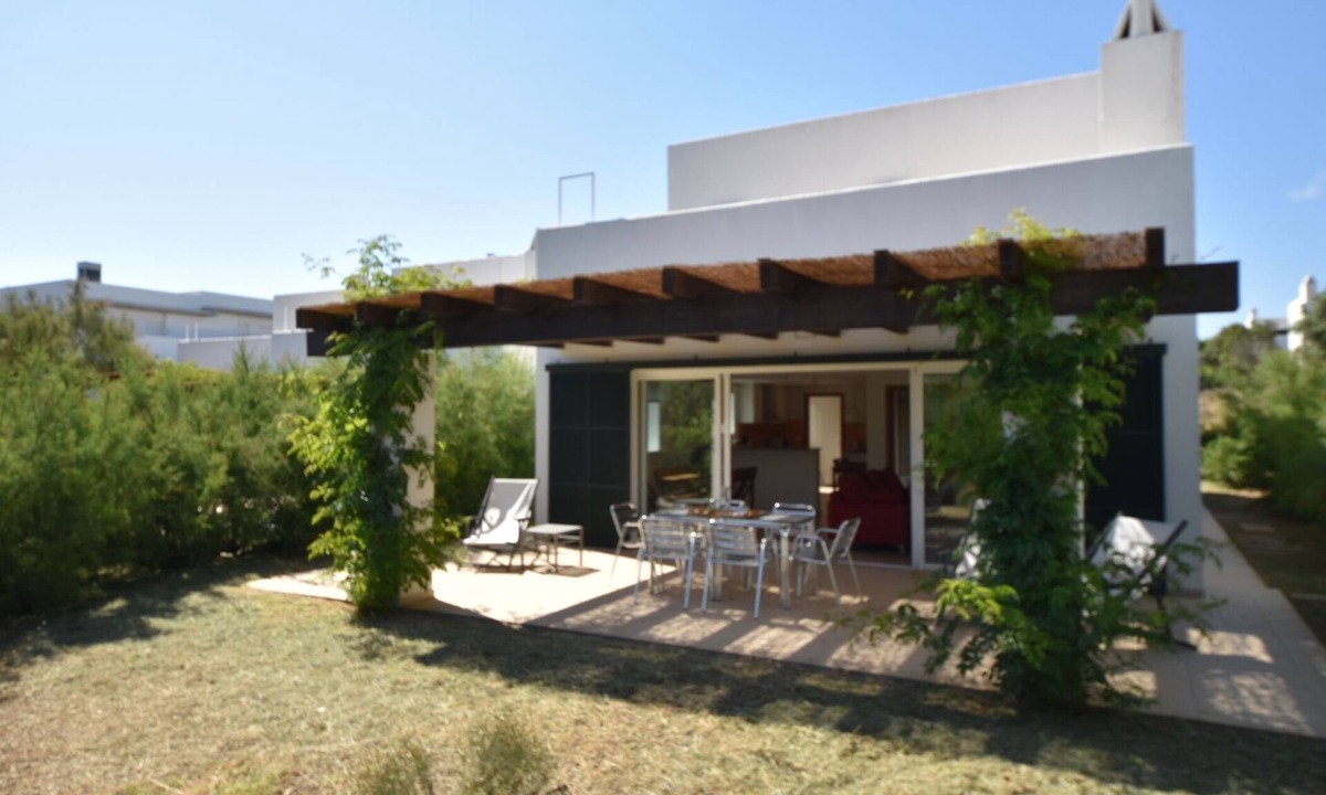 Biniancolla Villa | Biniancolla Iris villa with communal pool