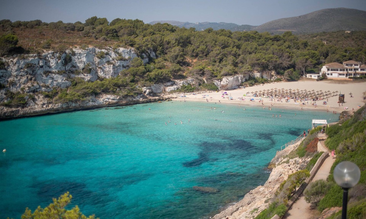 Cala Anguila-Cala Mendia Hotel | Blau Punta Reina