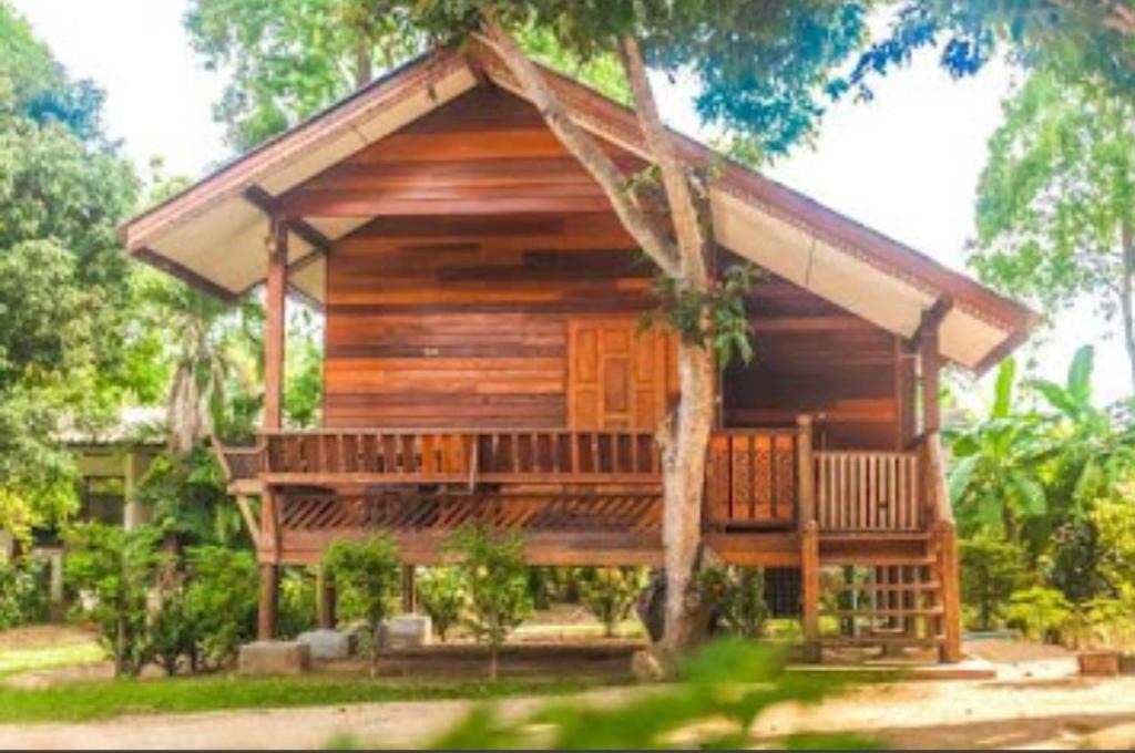 Maret Ski Chalet | BORA BORA BUNGALOW