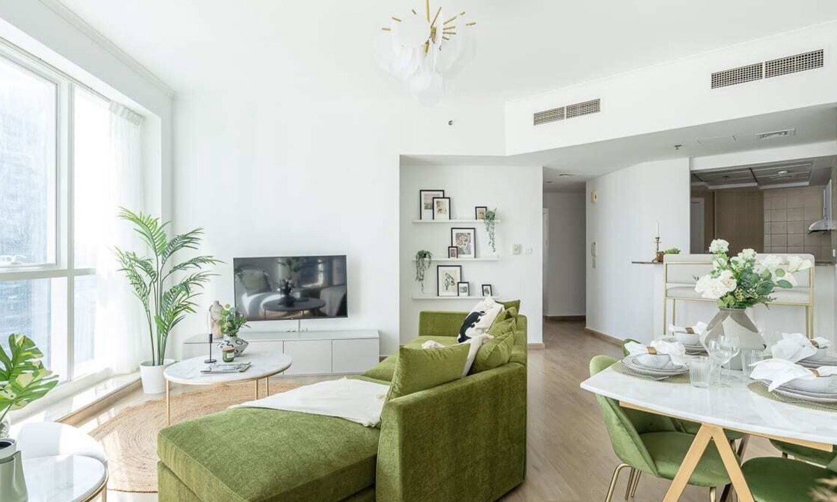 Dubai Marina Apartment | Bright and Pristine 2BR Apt in Dubai Marina