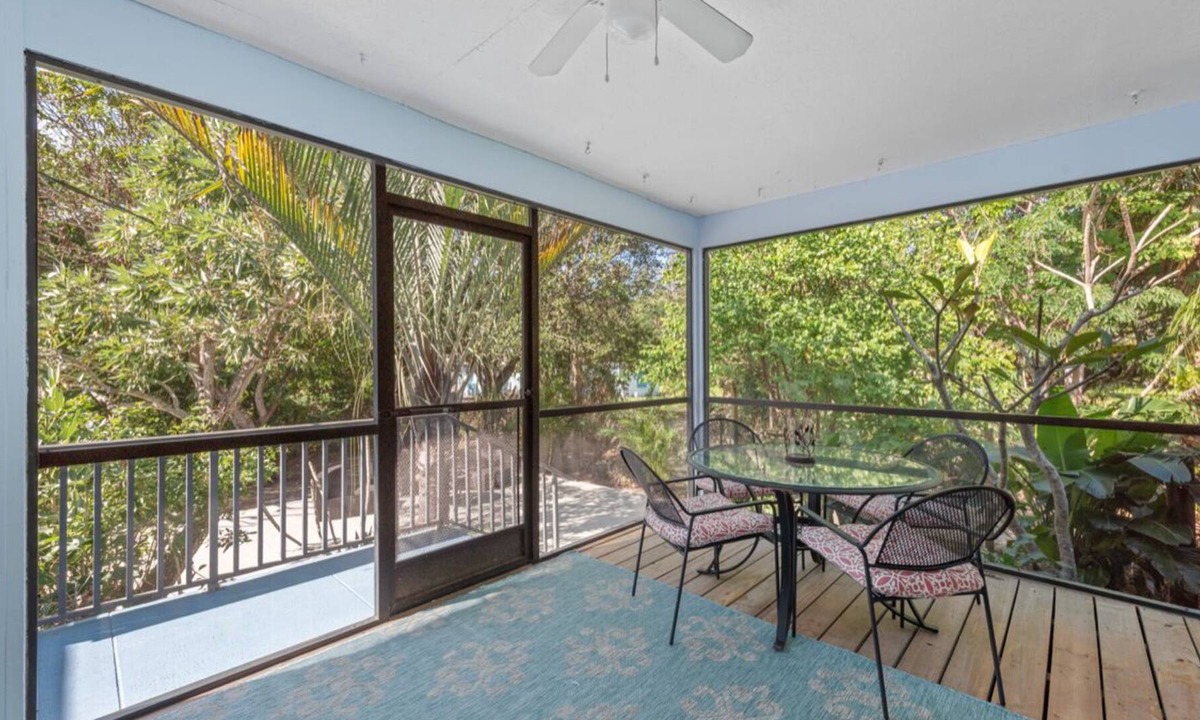 East Naples Cottage | Calling All BOATERS