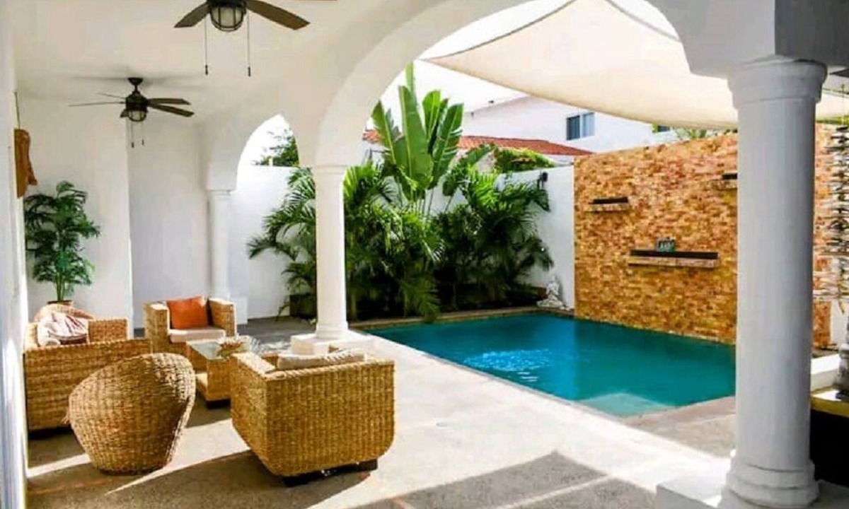 Emiliano Zapata House | Casa Marea Alta 4 bedroom, 4 bath home with private pool.