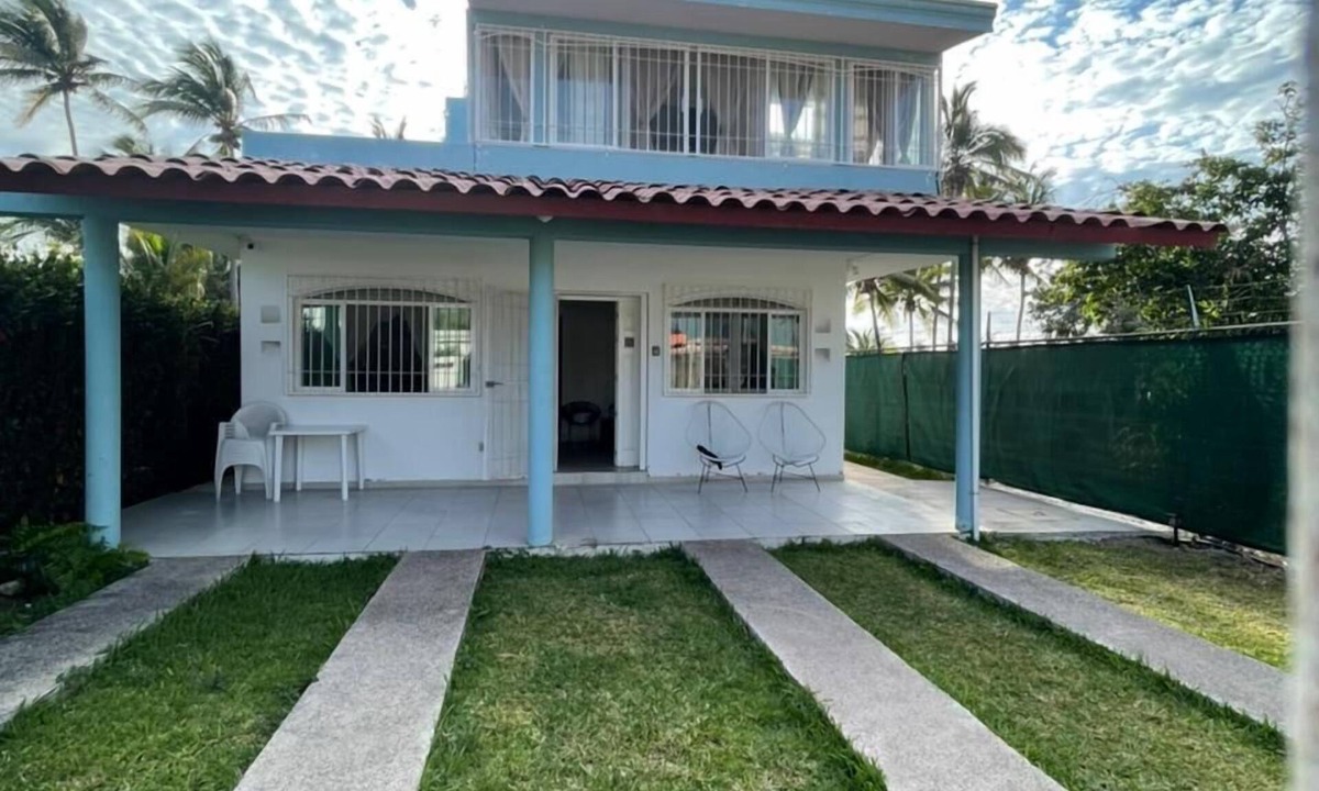 Perula House | Casa Margarita 3BR Private Home with Balcony