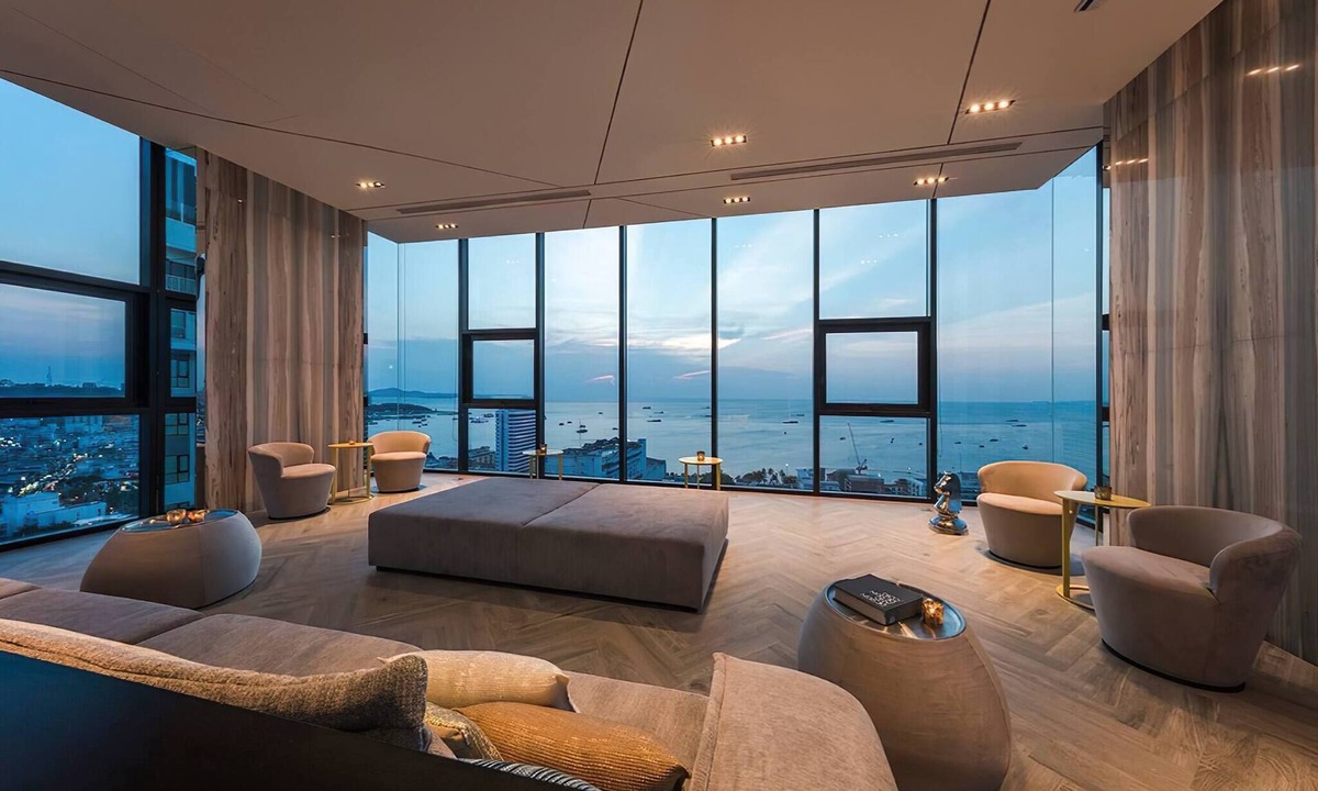 Pattaya Bay Condo | Central Pattaya Condo With Infinity Pool