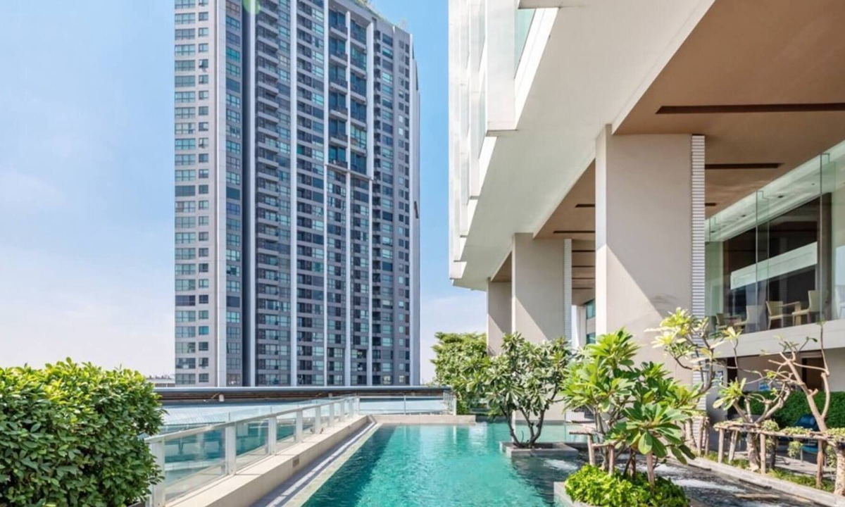 Phra Khanong Nuea Apartment | Charming Sky Bay Suite near BTS Phrakanong 简约迷人房近轻轨站 U1