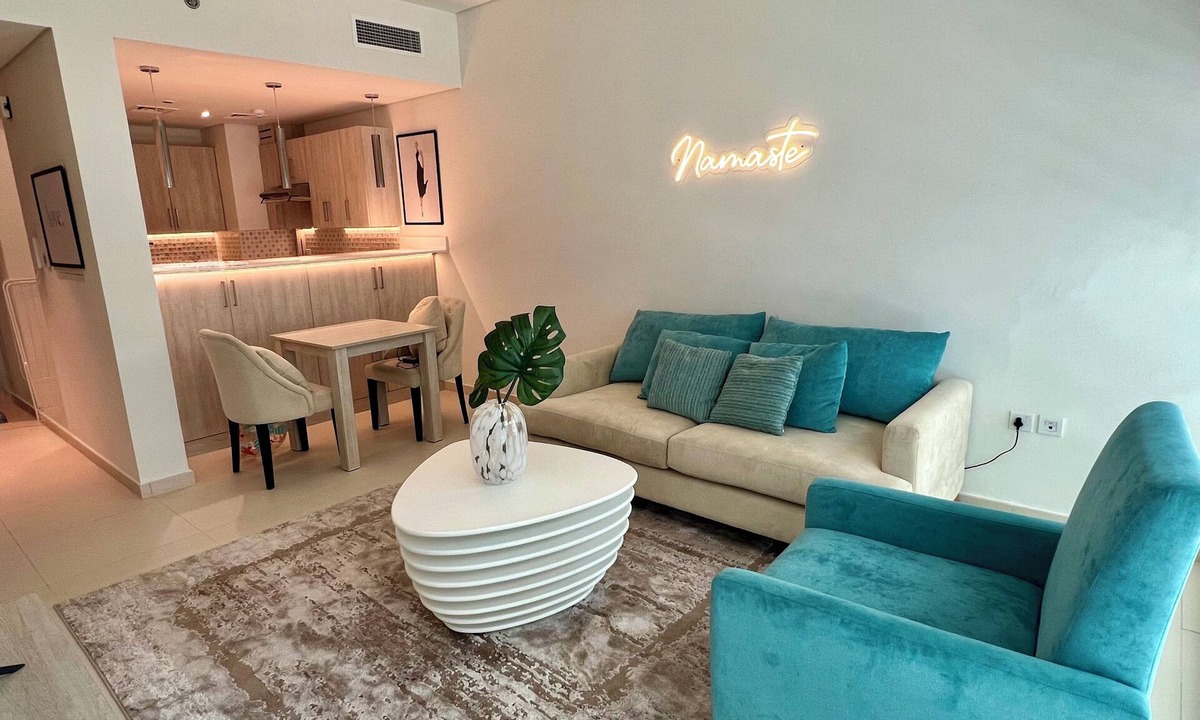 Palm Jumeirah Apartment | Chic 1-bedroom by the beach in charming Dubai on famous Palm Island