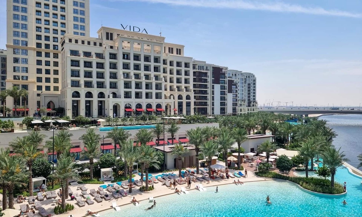 Dubai Apartment | Chic 2 BR in Vida Residences Canal View