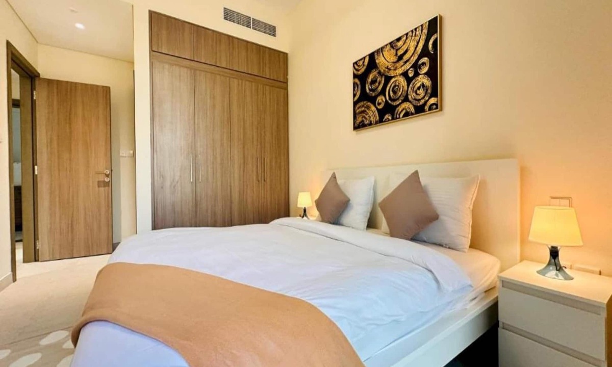 Jebel Ali House | Chic City Stay at JLT