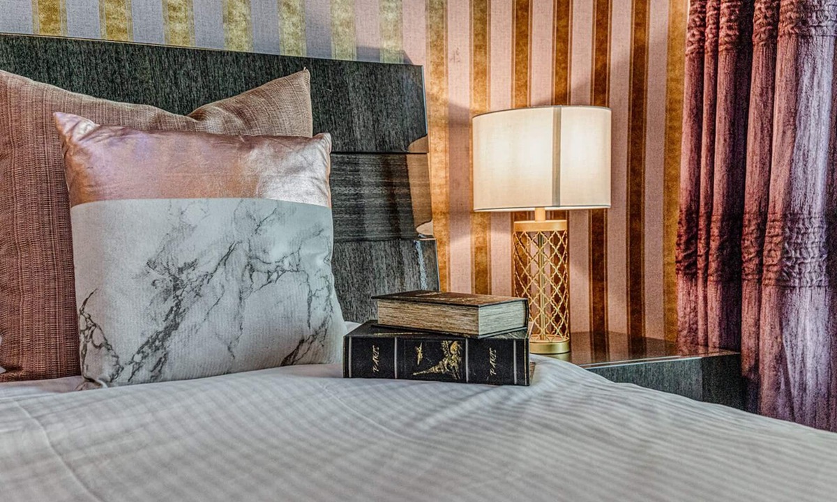 Downtown Dubai Apartment | Classic Arabian 2BR Fountain Views - 29 Boulevard