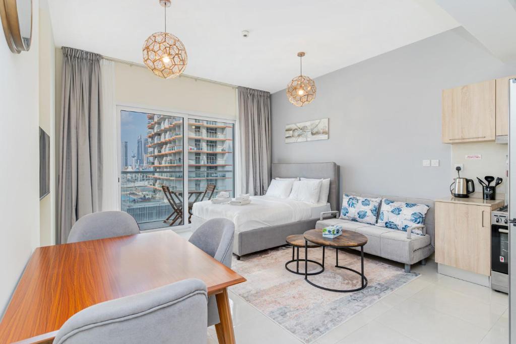 Business Bay Apartment | Comfortable Studio Stay with City Views