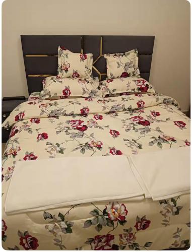 Ajman House | Cozy Beautiful Private Nerd with Shared Washroom