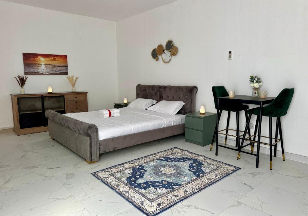 Jumeirah House | Cozy private room in Jumeirah villa near the Beach