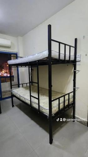 Al Muraqqabat Apartment | Daily Men Bed Space