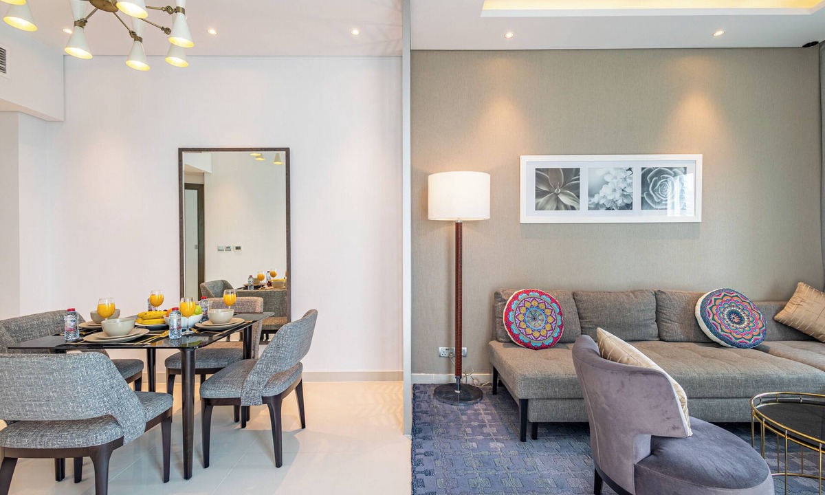 Business Bay Apartment | Deluxe 1BR Business Bay| Burj Khalifa & Canal View| Gym&Poolnn